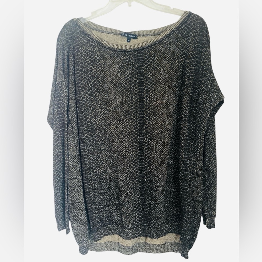 Le Lis Blanc Deux Top Women’s M Boat Neck Light Sweater Black Tan Snake Print